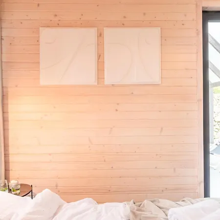 Zimna Woda 50 펜션 *